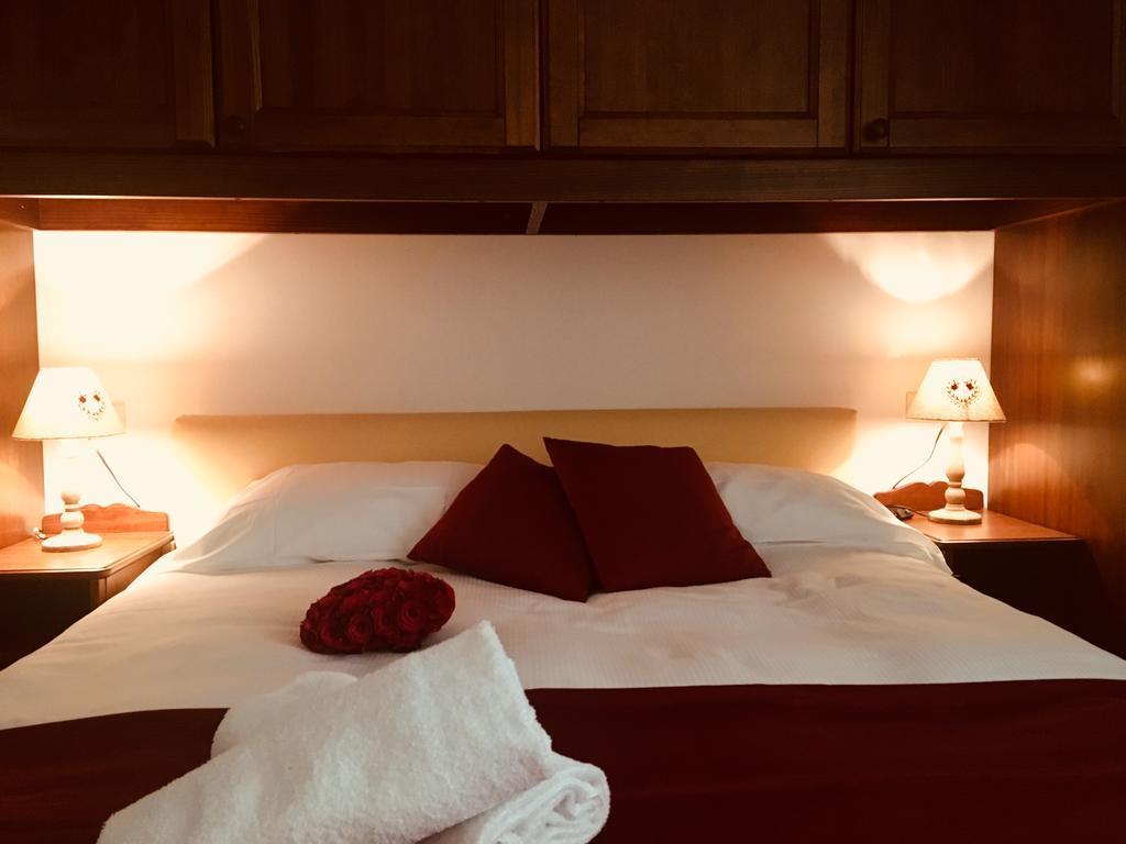 Residenza Eleonora Apartment เตมู ภายนอก รูปภาพ